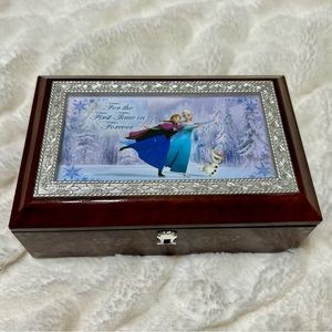 Bradford Exchange Disney Frozen Heirloom music box For the First Time In Forever